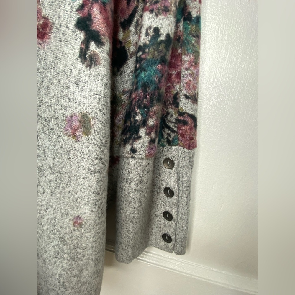 Westbound  NWT Pink Floral Fuzzy Placement Gray Dillards Sweater - Picture 4 of 7